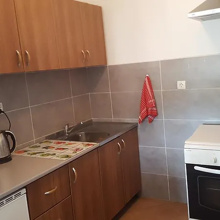 Merkur Apartman * 투즐라