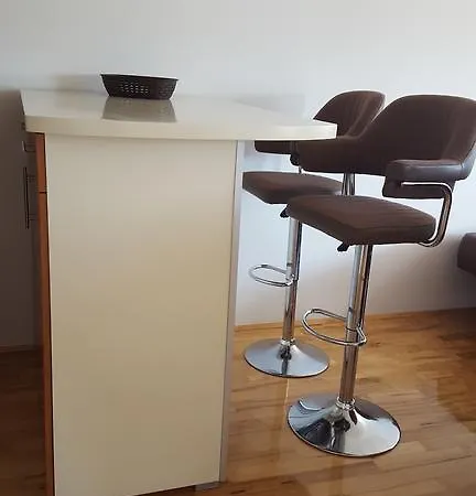 Merkur Apartman 투즐라