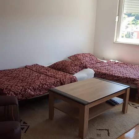 Merkur Apartman 아파트 투즐라